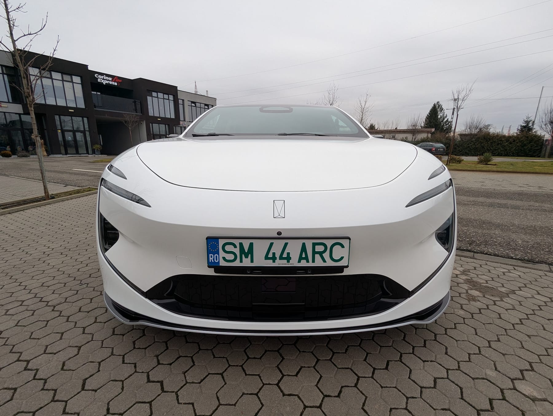 SM 44 ARC. Numărul e dovada că drumul s-a terminat: vamă, RAR, înmatriculare.